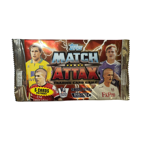 Topps Match Attax 12/13 Premier League boosterpack med samlarkort för fotboll.