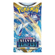 Pokemon Silver Tempest booster pack med motiv av legendariska Alolan Vulpix för samlare.